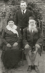 Berl, Chaya, Yitzhak Yuzent