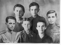 raichmanfamily1945_128_hr